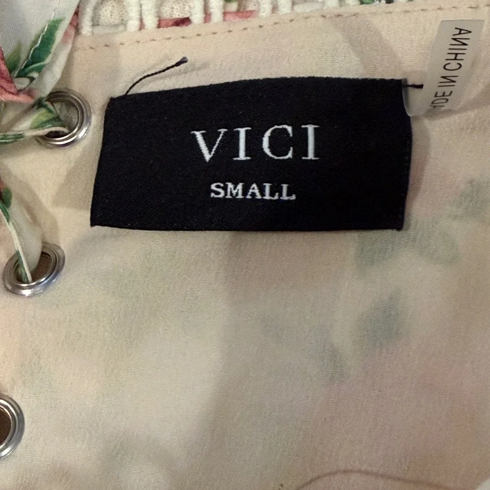 NWOT VICI Floral Lace Up Corset Top Pink Cream Rose Ruffle Peplum Lined Small - Picture 5 of 8